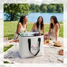 Laden Sie das Bild in den Galerie-Viewer, Glacière sac isotherme personnalisable pour pique-nique et plage — cadeau original Suisse

