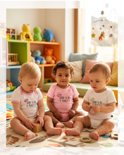 Charger l'image dans la galerie, Trois bébés portant le body Born to Be a Princess en blanc rose et blanc bicolore — I'm Born To Be Suisse
